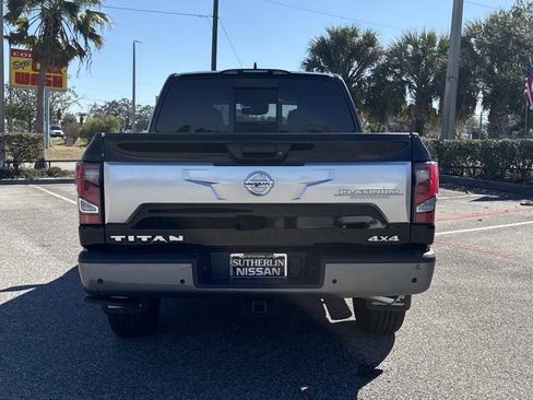 Certified 2022 Nissan Titan Platinum Reserve w/ Moonroof Package image 5