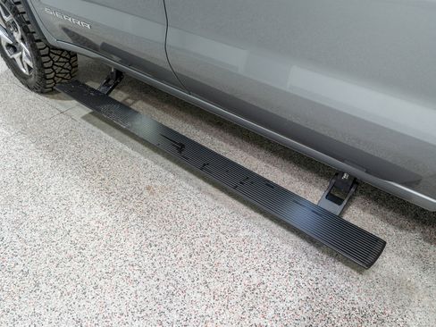 Used 2024 GMC Sierra 1500 SLT w/ X31 Off-Road Package image 13