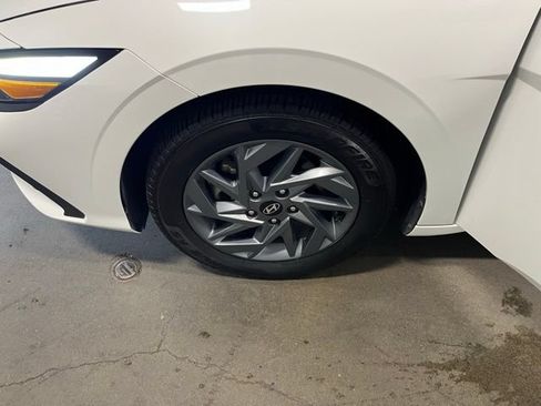 Used 2024 Hyundai Elantra SEL FWD image 30
