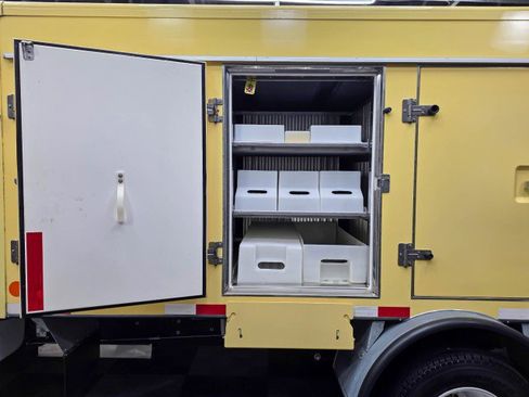 Used 2022 Ford E-450 and Econoline 450 Super Duty RWD image 16