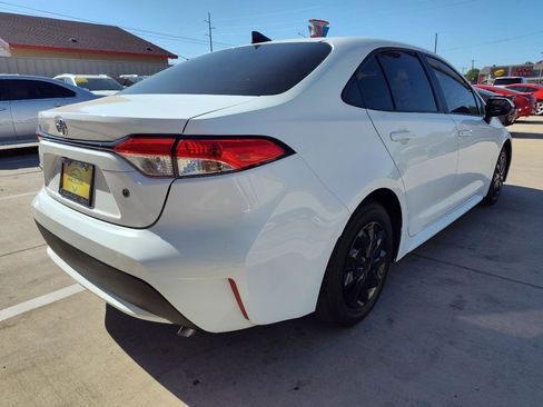 Used 2022 Toyota Corolla L FWD image 4