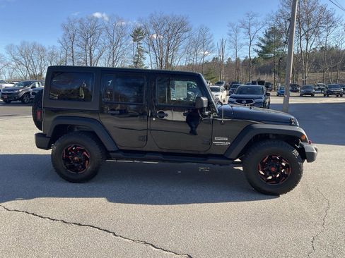 Used 2017 Jeep Wrangler Unlimited Sport w/ Quick Order Package 24S AWD/4WD image 6