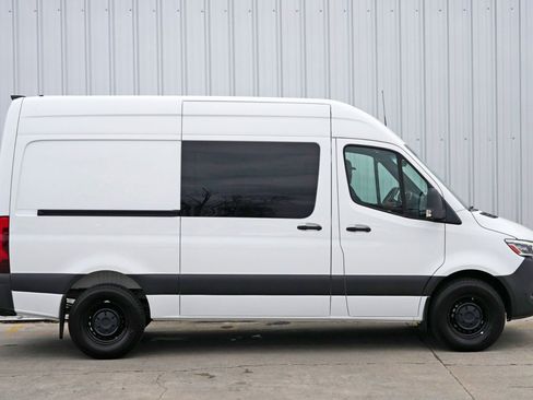 Used 2023 Mercedes-Benz Sprinter 2500 image 51