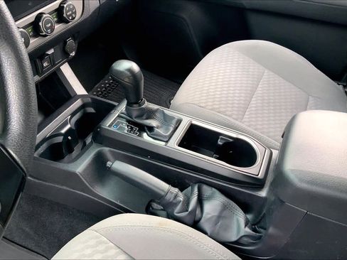 Used 2022 Toyota Tacoma SR w/ SR Convenience Package RWD image 15