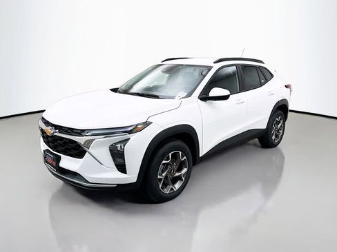 New 2026 Chevrolet Trax LT w/ Driver Confidence Package image 3