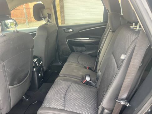 Used 2017 Dodge Journey SE w/ Flexible Seating Group FWD image 11