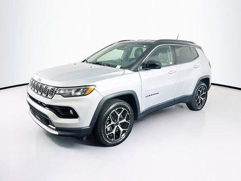 Used 2025 Jeep Compass Limited AWD/4WD image 3