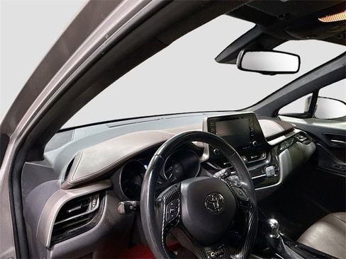 Used 2019 Toyota C-HR Limited image 9