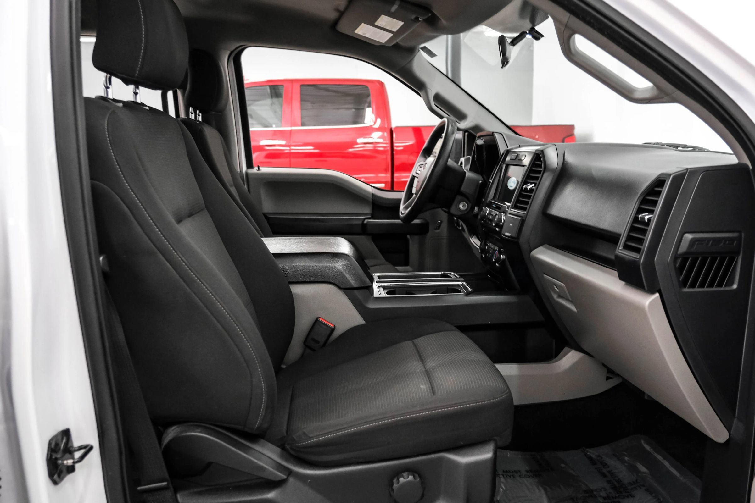 Used 2017 Ford F150 XL w/ Equipment Group 101A Mid AWD/4WD image 29