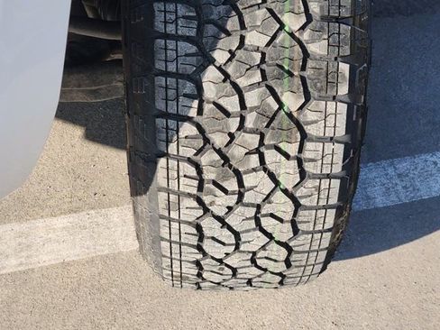 Used 2022 Chevrolet Tahoe Z71 w/ Luxury Package image 17