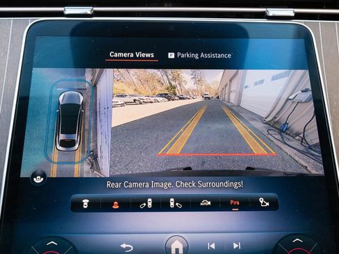 Used 2022 Mercedes-Benz EQS 450+ Sedan image 20