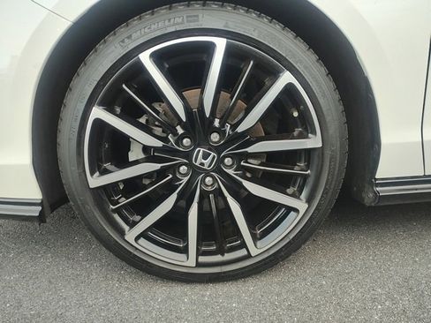 Used 2024 Honda Accord Touring image 3