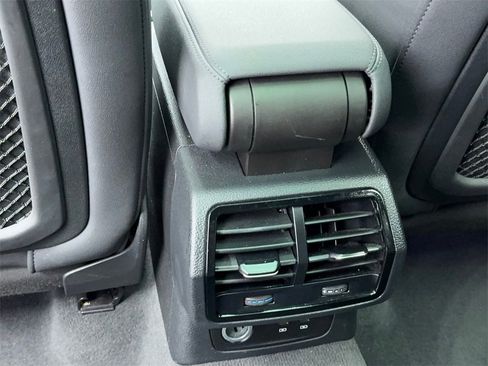 Used 2021 Audi Q3 2.0T Premium w/ Convenience Package image 38