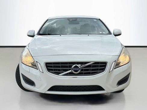 Used 2013 Volvo S60 T5 FWD image 2