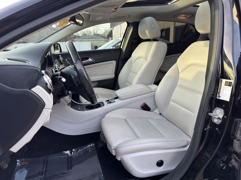 Used 2019 Mercedes-Benz GLA 250 4MATIC image 17