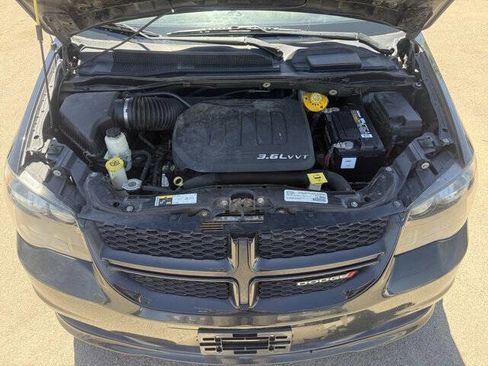 Used 2016 Dodge Grand Caravan R/T FWD image 22