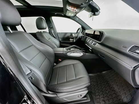 Certified 2025 Mercedes-Benz GLS 450 4MATIC image 32