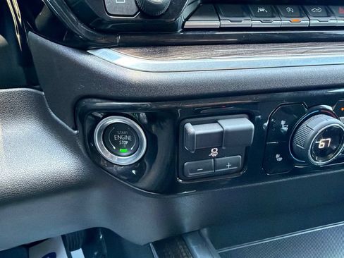 Used 2025 Chevrolet Silverado 1500 LT w/ Z71 Off-Road Package AWD/4WD image 23