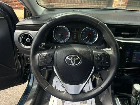 Used 2018 Toyota Corolla SE w/ Carpet Mat Package (TMS) image 11