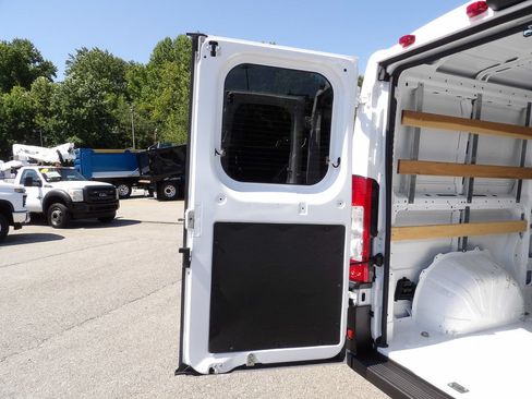 Used 2025 RAM ProMaster 2500 w/ U-Haul Equipment Group FWD image 40