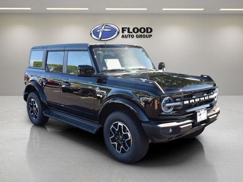 New 2026 Ford Bronco Outer Banks AWD/4WD image 1
