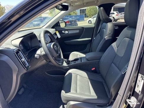 New 2025 Volvo XC40 B5 Core w/ Protection Package Premier image 10