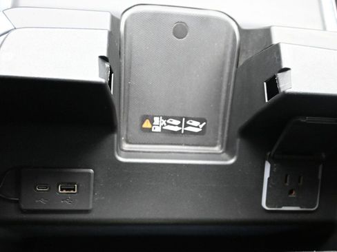 Used 2024 Chevrolet Silverado 2500 LTZ w/ LTZ Premium Package image 36