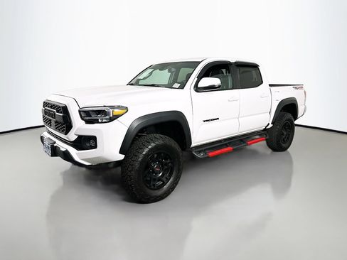 Used 2023 Toyota Tacoma TRD Off-Road w/ Black Out Package (TMS) AWD/4WD image 3
