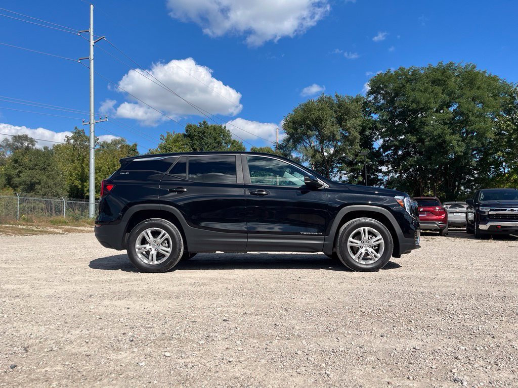Used 2023 GMC Terrain SLE AWD/4WD image 8