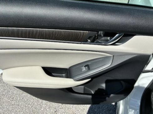 Used 2021 Honda Accord EX-L image 15