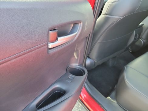Used 2025 Toyota Corolla Cross XLE FWD image 13