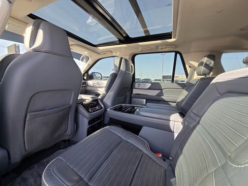 Used 2020 Lincoln Navigator Black Label w/ Cargo Convenience Package image 30
