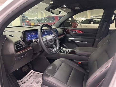 Used 2024 Chevrolet Traverse Z71 w/ Enhanced Driving Package AWD/4WD image 11