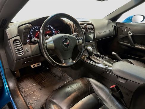 Used 2011 Chevrolet Corvette Coupe w/ 1LT image 9