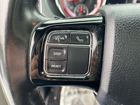 Used 2019 Dodge Grand Caravan SXT image 16