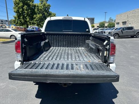 Used 2023 Toyota Tacoma TRD Sport AWD/4WD image 15
