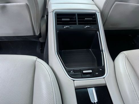 Used 2019 Porsche Panamera 4S image 28