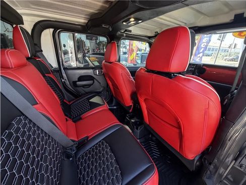 Used 2023 Jeep Gladiator Sport AWD/4WD image 24