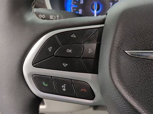 Used 2024 Chrysler Pacifica Limited image 26