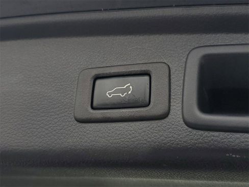 Used 2016 Subaru Forester 2.5i Limited image 11