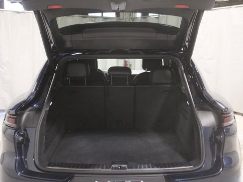 Used 2024 Porsche Cayenne Coupe AWD/4WD image 23
