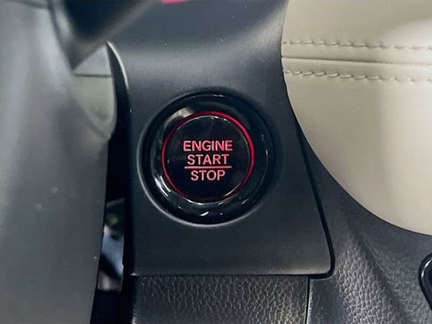 Used 2025 Honda HR-V LX image 19