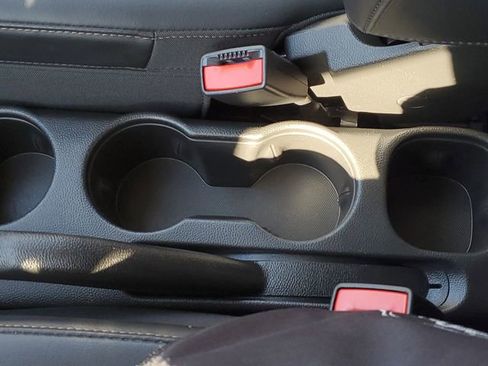 Used 2022 Chevrolet Trax LT w/ LT Convenience Package image 16