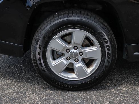 Used 2014 Jeep Compass Sport w/ Power Value Group FWD image 12