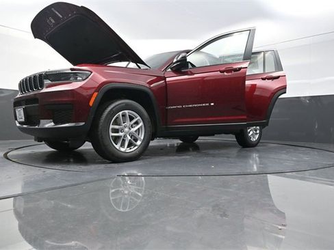 New 2025 Jeep Grand Cherokee L Laredo image 27