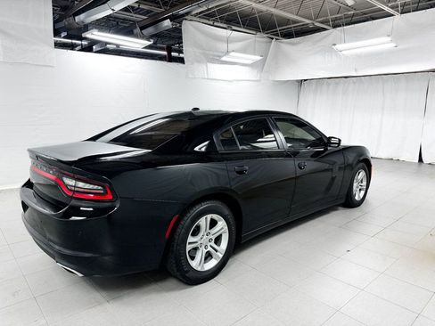 Used 2019 Dodge Charger SXT image 9