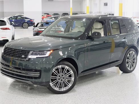 Used 2025 Land Rover Range Rover SE AWD/4WD image 8