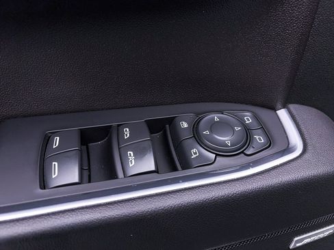 Used 2022 GMC Sierra 1500 SLT w/ SLT Premium Plus Package image 17