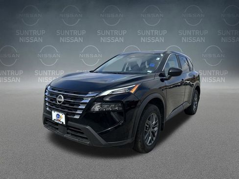 Certified 2025 Nissan Rogue S image 36