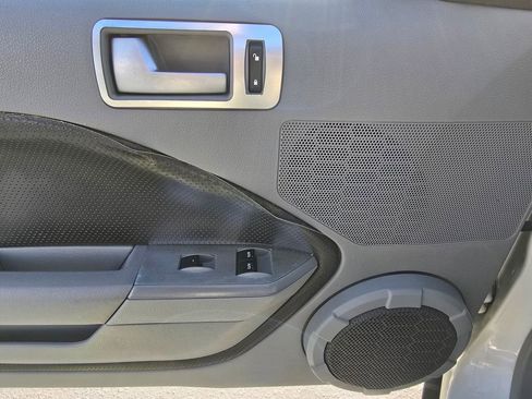 Used 2009 Ford Mustang V6 image 18